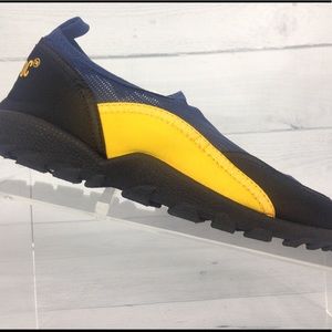 Surf Moc  surfing shoes blue and yellow Boys SZ 5